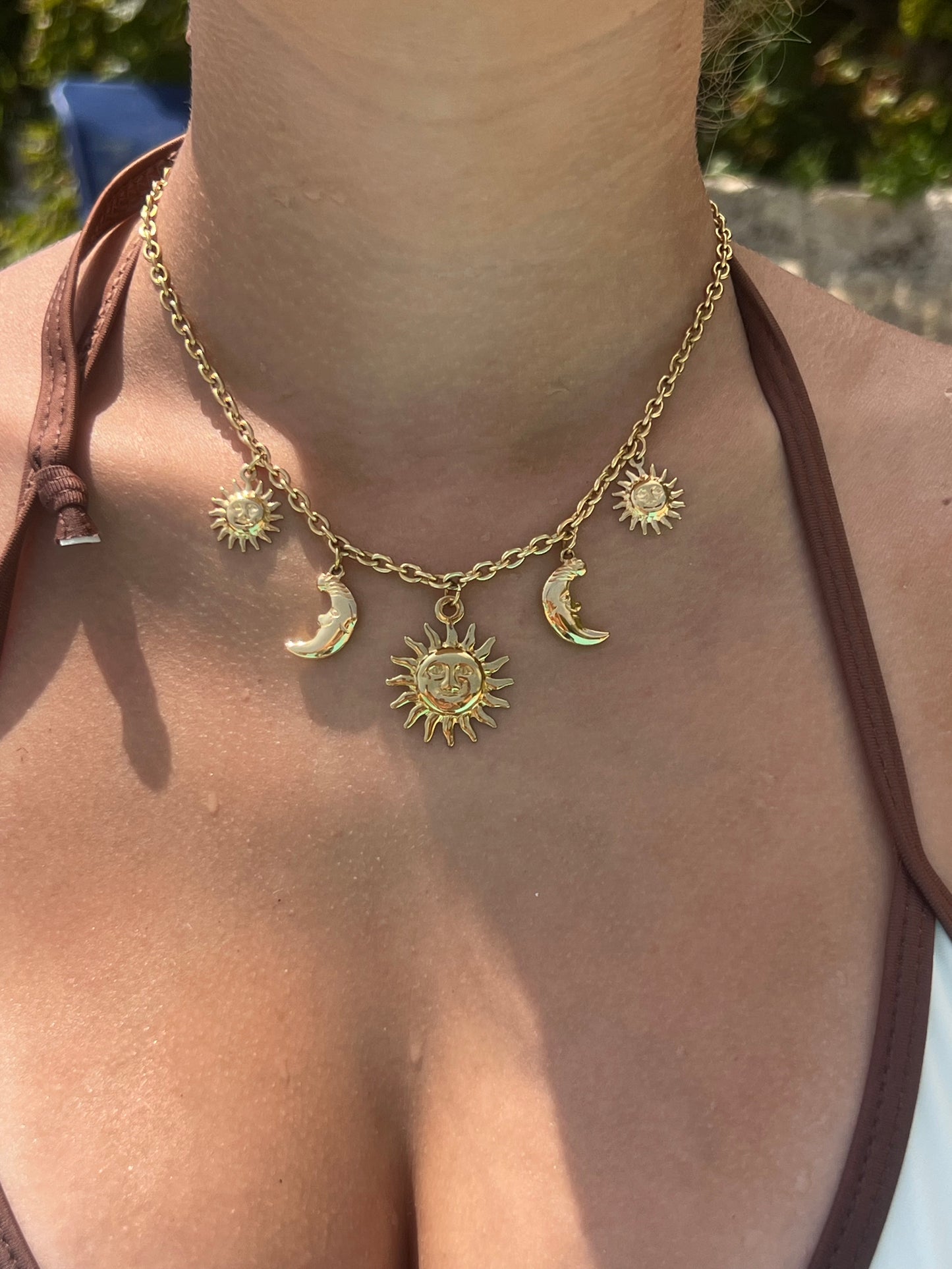 Collier Moon